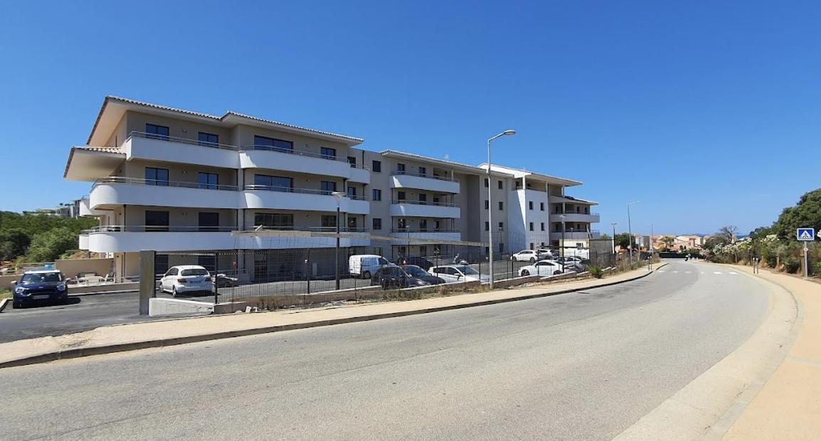 Agosta Porticcio - Plage A 200M - T2 Neuf Entre Mer & Maquis - Barbecue- Res Fiore Di Maghja - Parking - Wifi - 4 Pers Les Hameaux de Porticcio Bagian luar foto